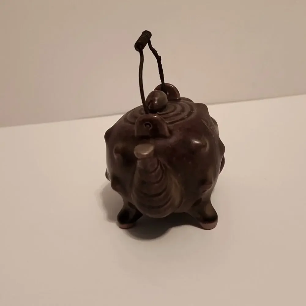 Vintage Conch Shell Salt & Pepper‎ Shakers With Trunk & Metal Carrying Handle